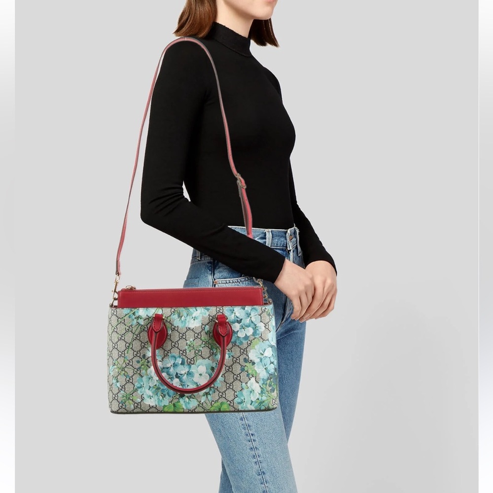 Gucci Blooms GG Supreme Floral Blooms Red Leather Shoulder/Crossbody Strap COA